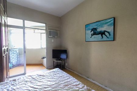 Apartamento à venda com 156m², 3 quartos e 1 vaga Apartamento à venda com 156m², 3 quartos e 1 vagaSuite