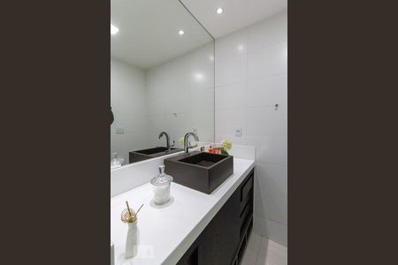 Apartamento à venda com 156m², 3 quartos e 1 vaga Apartamento à venda com 156m², 3 quartos e 1 vagaBanheiro Suite