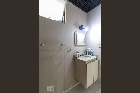 Apartamento à venda com 156m², 3 quartos e 1 vaga Apartamento à venda com 156m², 3 quartos e 1 vagaBanheiro Corredor