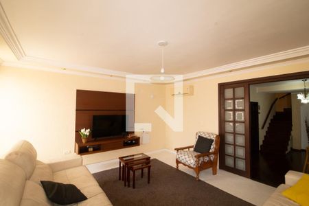 Sala de casa para alugar com 3 quartos, 220m² em Vila Mazzei, São Paulo