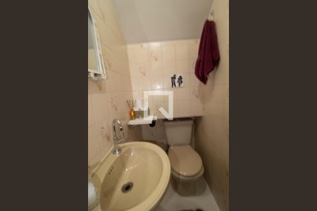 Lavabo de casa para alugar com 3 quartos, 220m² em Vila Mazzei, São Paulo