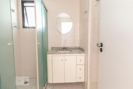 Banheiro de apartamento à venda com 2 quartos, 52m² em Lauzane Paulista, São Paulo