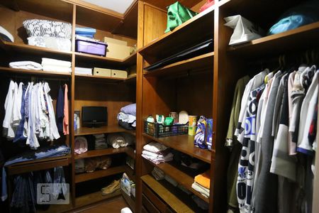 Apartamento à venda com 347m², 4 quartos e 2 vagasCloset da Suite