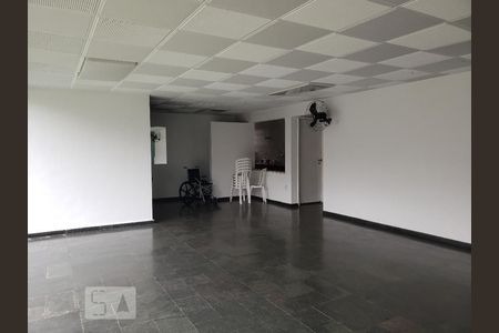 Apartamento à venda com 130m², 3 quartos e 1 vaga Apartamento à venda com 130m², 3 quartos e 1 vagaÁrea comum - Salão de festas
