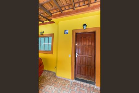 Casa de condomínio à venda com 75m², 2 quartos e 2 vagas Casa de condomínio à venda com 75m², 2 quartos e 2 vagasFrente