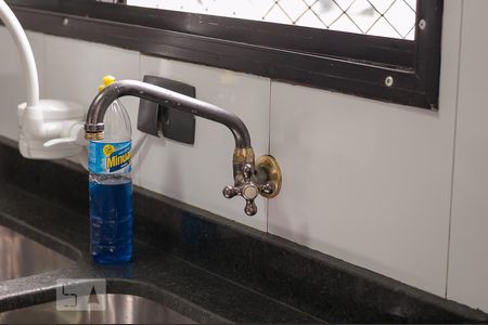 Apartamento à venda com 136m², 3 quartos e 3 vagas Apartamento à venda com 136m², 3 quartos e 3 vagasCozinha Torneira