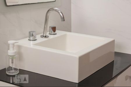 Apartamento à venda com 136m², 3 quartos e 3 vagas Apartamento à venda com 136m², 3 quartos e 3 vagasPia