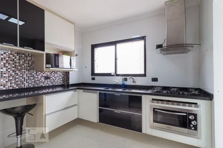 Apartamento à venda com 136m², 3 quartos e 3 vagas Apartamento à venda com 136m², 3 quartos e 3 vagasCozinha