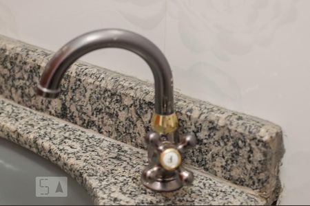 Apartamento à venda com 136m², 3 quartos e 3 vagas Apartamento à venda com 136m², 3 quartos e 3 vagasLavabo Torneira