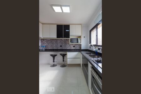 Apartamento à venda com 136m², 3 quartos e 3 vagas Apartamento à venda com 136m², 3 quartos e 3 vagasCozinha