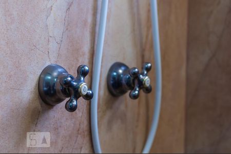 Apartamento à venda com 136m², 3 quartos e 3 vagas Apartamento à venda com 136m², 3 quartos e 3 vagasBanheiro da Suíte Detalhe