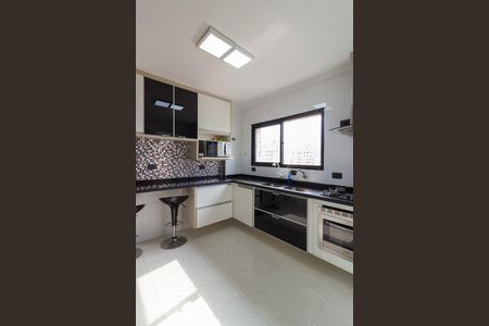 Apartamento à venda com 136m², 3 quartos e 3 vagas Apartamento à venda com 136m², 3 quartos e 3 vagasCozinha