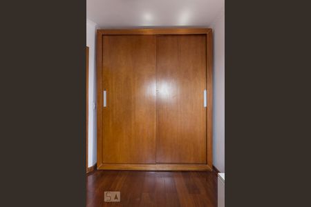 Apartamento à venda com 136m², 3 quartos e 3 vagas Apartamento à venda com 136m², 3 quartos e 3 vagasQuarto 1 - Armários