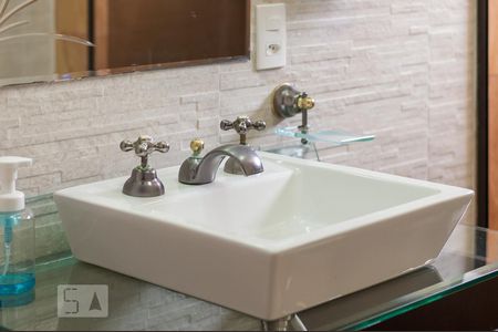 Apartamento à venda com 136m², 3 quartos e 3 vagas Apartamento à venda com 136m², 3 quartos e 3 vagasBanheiro da Suíte Detalhe