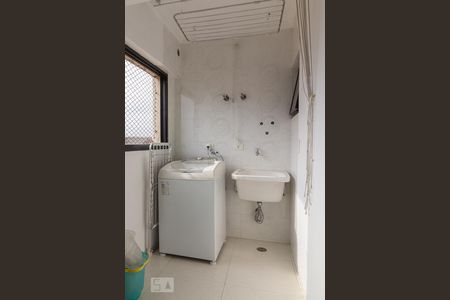 Apartamento à venda com 136m², 3 quartos e 3 vagas Apartamento à venda com 136m², 3 quartos e 3 vagasÁrea de Serviço