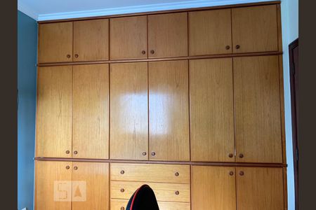 Apartamento à venda com 248m², 4 quartos e 4 vagas Apartamento à venda com 248m², 4 quartos e 4 vagasQuarto 3