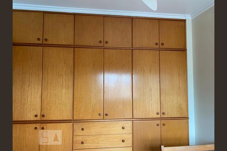 Apartamento à venda com 248m², 4 quartos e 4 vagas Apartamento à venda com 248m², 4 quartos e 4 vagasQuarto 3