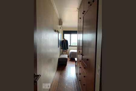 Apartamento à venda com 248m², 4 quartos e 4 vagas Apartamento à venda com 248m², 4 quartos e 4 vagasSuite