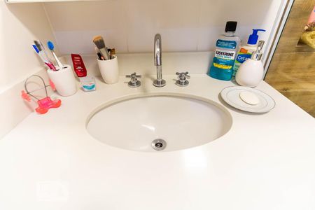 Apartamento à venda com 75m², 2 quartos e 1 vaga Apartamento à venda com 75m², 2 quartos e 1 vagaBanheiro da Suíte