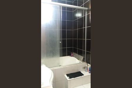 Casa à venda com 200m², 3 quartos e 2 vagas Casa à venda com 200m², 3 quartos e 2 vagasBanheiro Suite 3