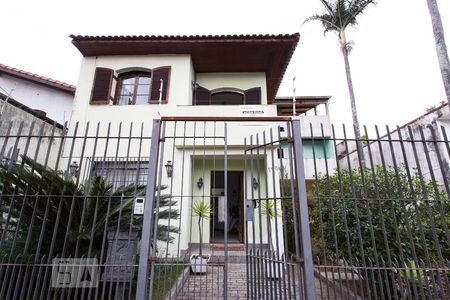 Casa à venda com 750m², 4 quartos e 8 vagasFachada