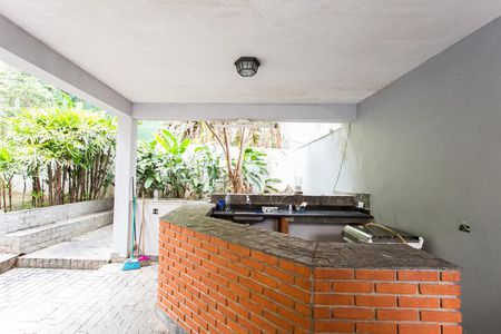 Casa à venda com 750m², 4 quartos e 8 vagasChurrasqueira