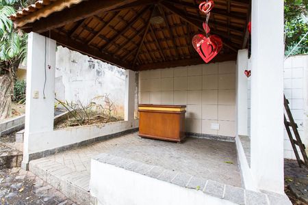 Casa à venda com 750m², 4 quartos e 8 vagasÁrea Externa dos Fundos