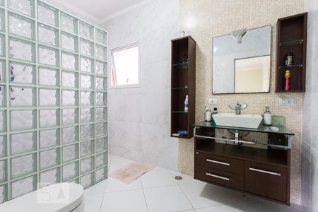 Casa à venda com 750m², 4 quartos e 8 vagasBanheiro da Suíte 2