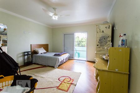 Casa à venda com 750m², 4 quartos e 8 vagasSuíte 2