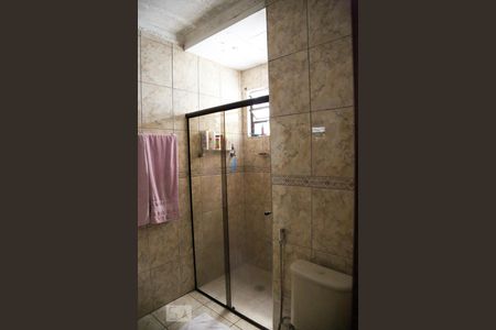 Casa à venda com 150m², 4 quartos e 2 vagas Casa à venda com 150m², 4 quartos e 2 vagasBanheiro 1