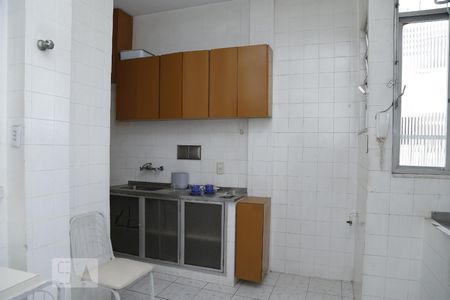 cozinha de apartamento para alugar com 2 quartos, 55m² em Grajau, Rio de Janeiro