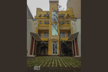 Casa de condomínio à venda com 117m², 3 quartos e 2 vagas Casa de condomínio à venda com 117m², 3 quartos e 2 vagasFachada