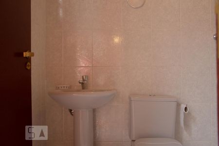 Casa à venda com 225m², 3 quartos e 3 vagas Casa à venda com 225m², 3 quartos e 3 vagasBanheiro da Área Externa