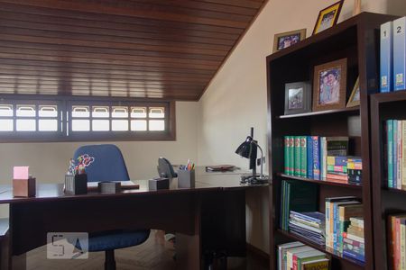 Casa à venda com 225m², 3 quartos e 3 vagas Casa à venda com 225m², 3 quartos e 3 vagasSuíte 3