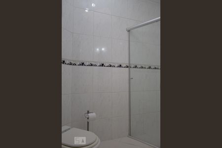 Casa à venda com 225m², 3 quartos e 3 vagas Casa à venda com 225m², 3 quartos e 3 vagasBanheiro da Suíte 2