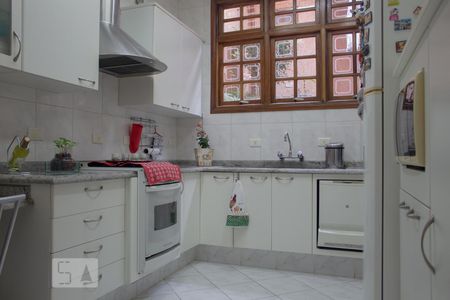 Casa à venda com 225m², 3 quartos e 3 vagas Casa à venda com 225m², 3 quartos e 3 vagasCozinha
