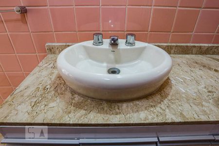 Apartamento à venda com 110m², 2 quartos e 2 vagas Apartamento à venda com 110m², 2 quartos e 2 vagasBanheiro