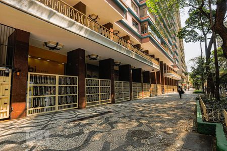 Apartamento à venda com 110m², 2 quartos e 2 vagas Apartamento à venda com 110m², 2 quartos e 2 vagasFachada