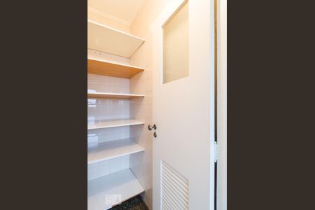 Apartamento à venda com 320m², 3 quartos e 4 vagas Apartamento à venda com 320m², 3 quartos e 4 vagasDespensa