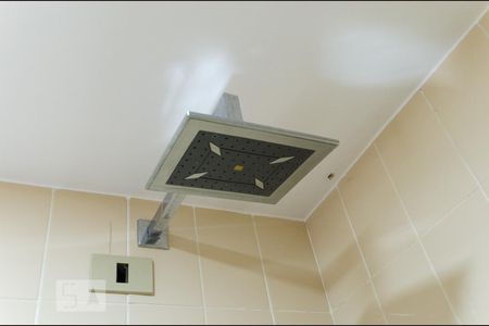 Apartamento à venda com 320m², 3 quartos e 4 vagas Apartamento à venda com 320m², 3 quartos e 4 vagasChuveiro