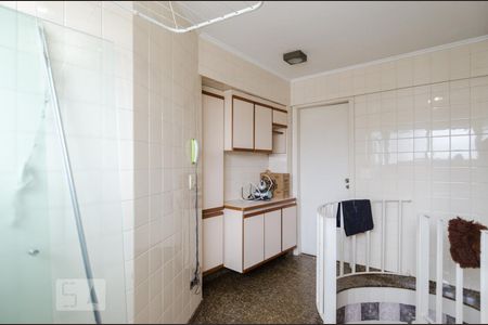 Apartamento à venda com 320m², 3 quartos e 4 vagas Apartamento à venda com 320m², 3 quartos e 4 vagasÁrea de serviço 2