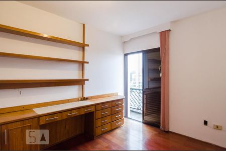 Apartamento à venda com 320m², 3 quartos e 4 vagas Apartamento à venda com 320m², 3 quartos e 4 vagasQuarto 2