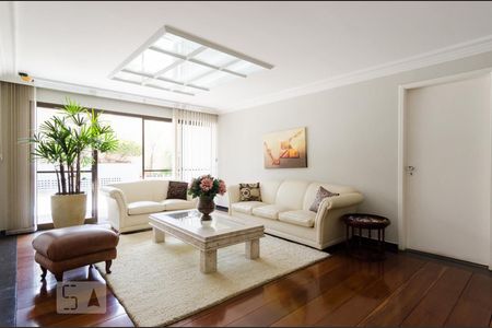 Apartamento à venda com 320m², 3 quartos e 4 vagas Apartamento à venda com 320m², 3 quartos e 4 vagasHall social