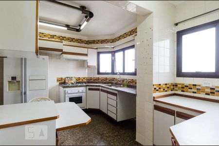 Apartamento à venda com 320m², 3 quartos e 4 vagas Apartamento à venda com 320m², 3 quartos e 4 vagasCozinha