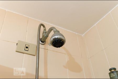 Apartamento à venda com 320m², 3 quartos e 4 vagas Apartamento à venda com 320m², 3 quartos e 4 vagasChuveiro