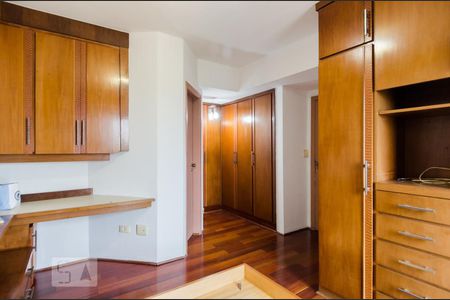 Apartamento à venda com 320m², 3 quartos e 4 vagas Apartamento à venda com 320m², 3 quartos e 4 vagasQuarto da suíte 1
