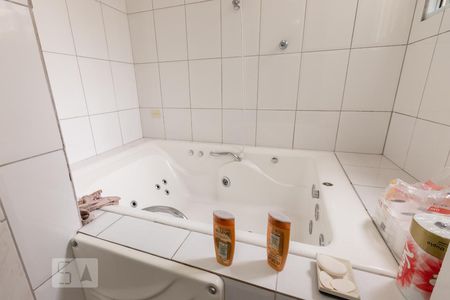 Casa para alugar com 240m², 3 quartos e 3 vagas Casa para alugar com 240m², 3 quartos e 3 vagasBanheiro suíte