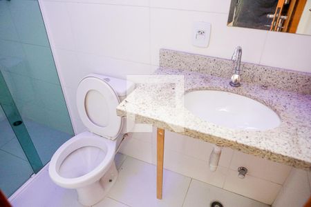 Casa de condomínio à venda com 137m², 3 quartos e 2 vagasBanheiro