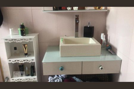 Apartamento à venda com 115m², 3 quartos e 2 vagasBanheiro