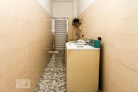 Casa à venda com 500m², 7 quartos e 4 vagas Casa à venda com 500m², 7 quartos e 4 vagasÁrea de Serviço